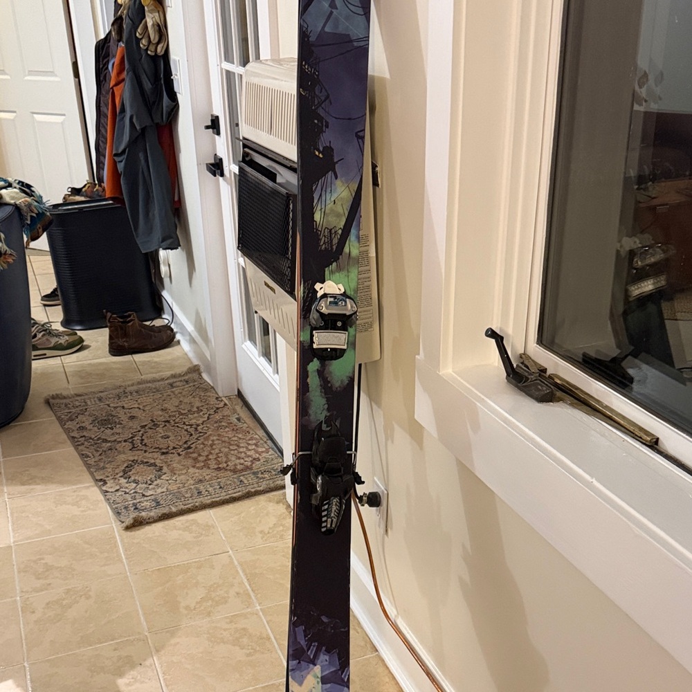Dynamic Multicolor Ski for Men